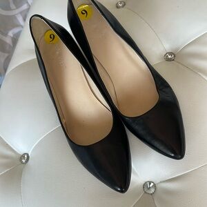 EUC Like New Sz 9 - Nine West black work pumps